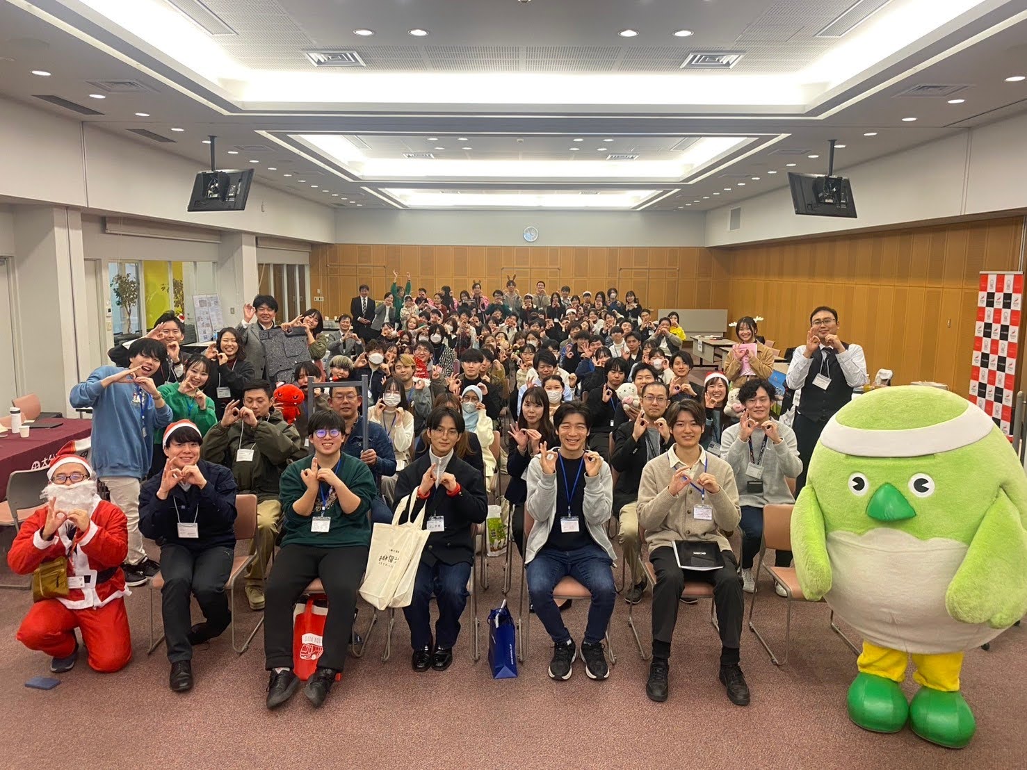 「おおいた就活クリスマス万博」に参加しました!